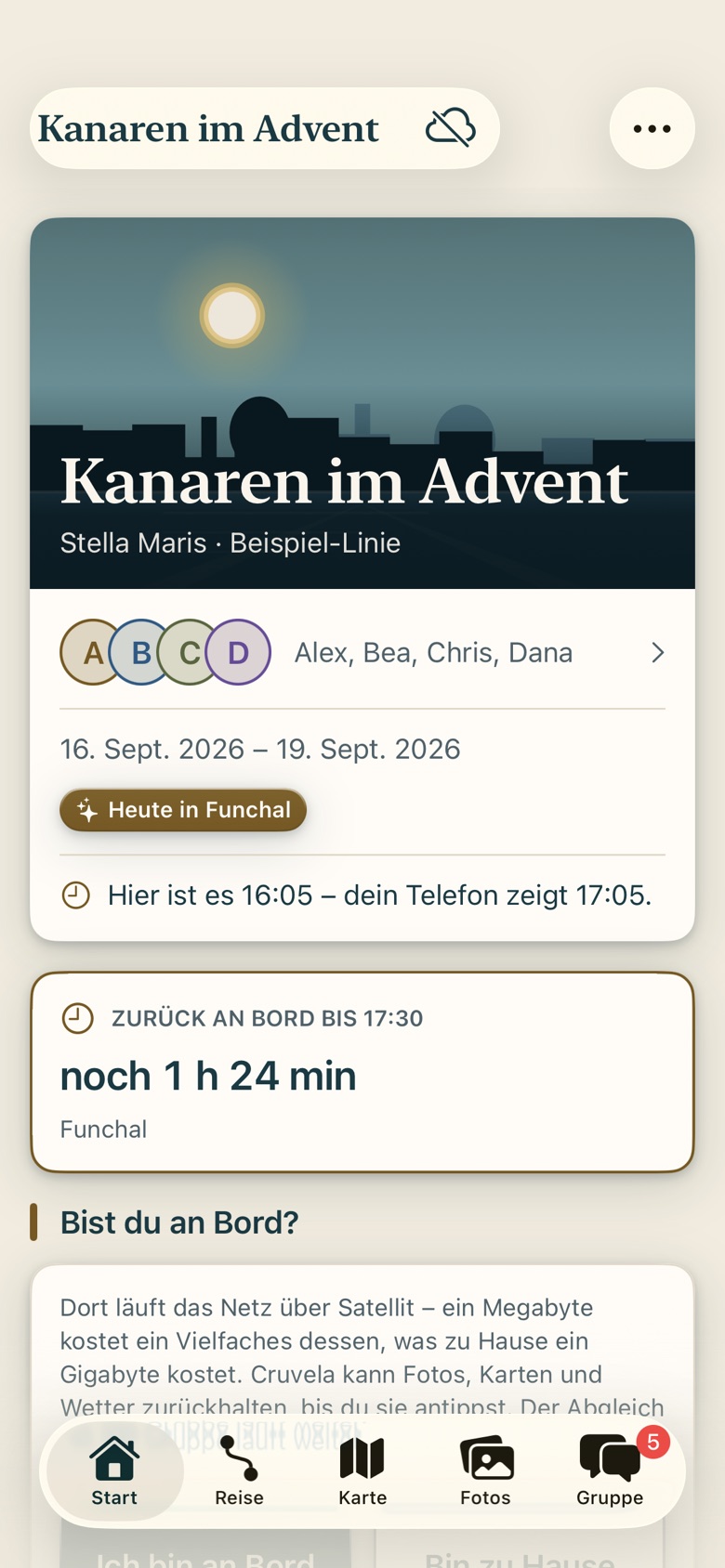 Bildschirm von Cruvela. Einzustellen gibt es nichts. Aus der Zeitzone jedes Hafens rechnet Cruvela die Uhr an Bord: im Hafen die Zeit des Hafens, auf See die des letzten Hafens. Nur am Abend vor einem Seetag fragt die App, ob die Uhr …