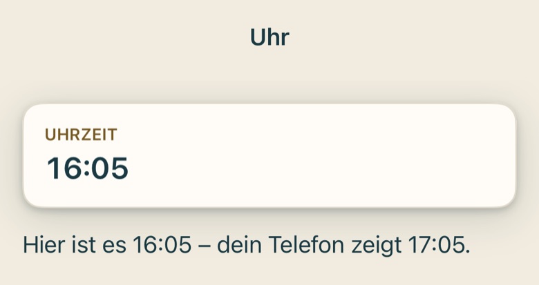 Bildschirm von Cruvela. Wer die Ansicht Mitreisend benutzt (Kapitel 14), bekommt die Uhrzeit groß: