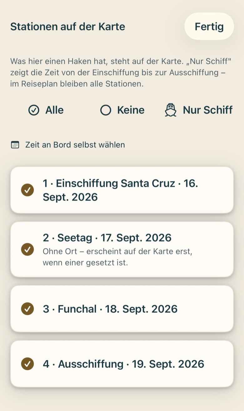 Bildschirm von Cruvela. Ein Zubringerflug quer über den Kontinent zieht die Karte so weit auf, dass von der eigentlichen Route nichts mehr zu sehen ist. Die Kapsel Stationen auf der Karte öffnet das Blatt, auf dem du wählst, was sie zeigt.