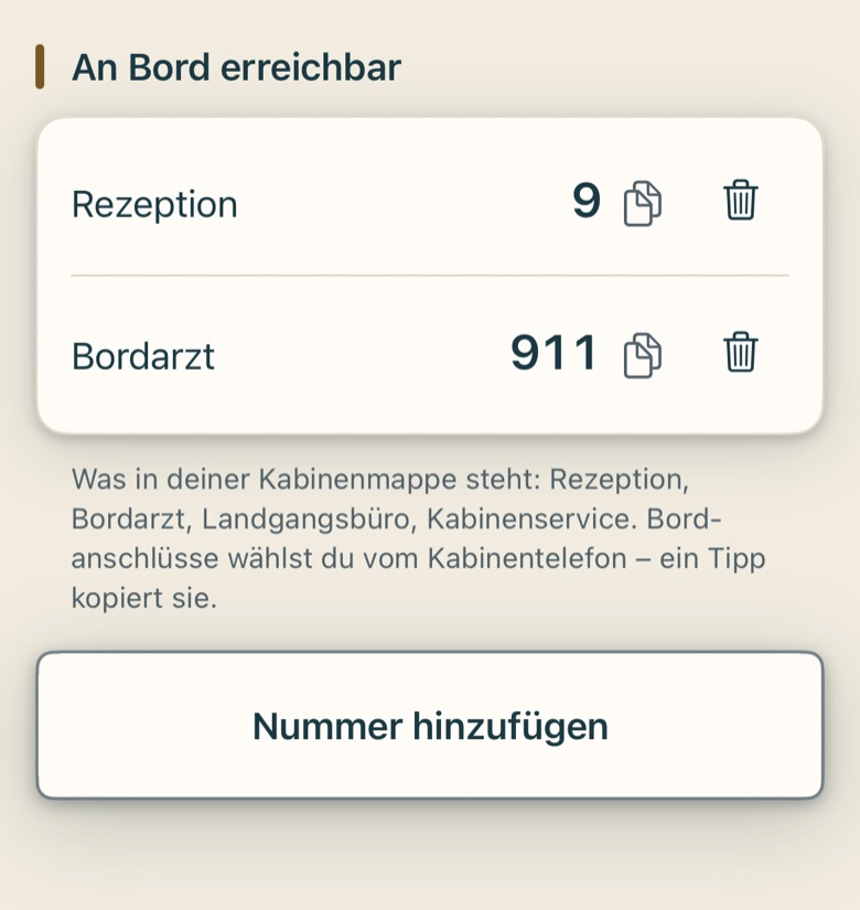 Bildschirm von Cruvela. Unten in Wer ist dabei? stehen die Nummern, die man an Bord sucht – Rezeption, Bordarzt, Landausflüge. Einen eigenen Reiter „Telefon" gibt es nicht mehr: Die Nummern der Gruppe stehen an den Personen, die des …
